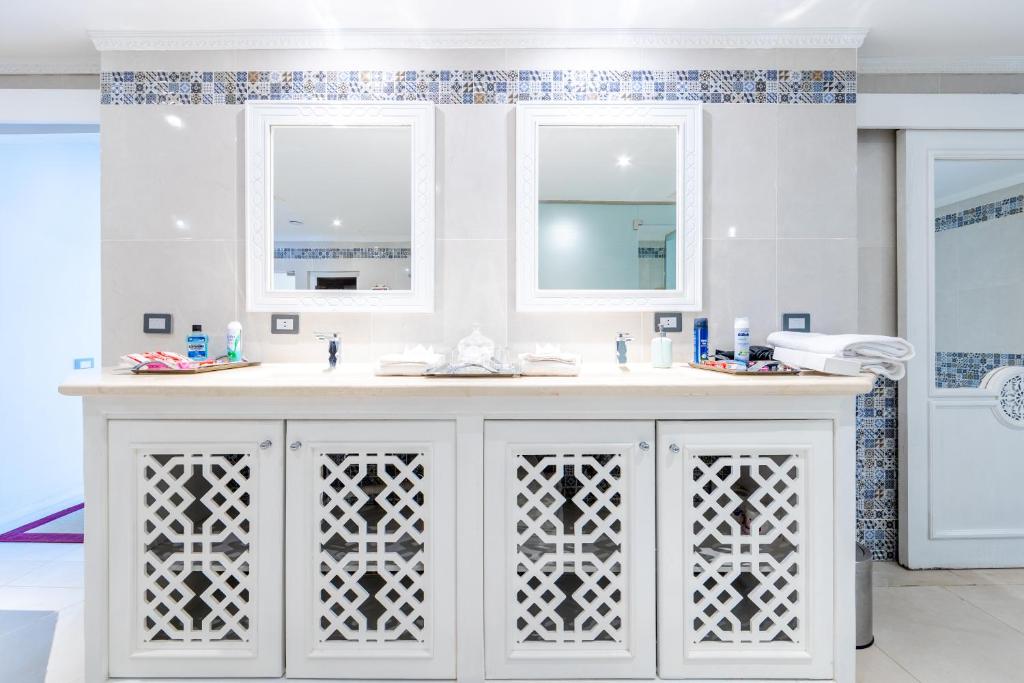 Grand Palace - Couples only 18 years plus - 12