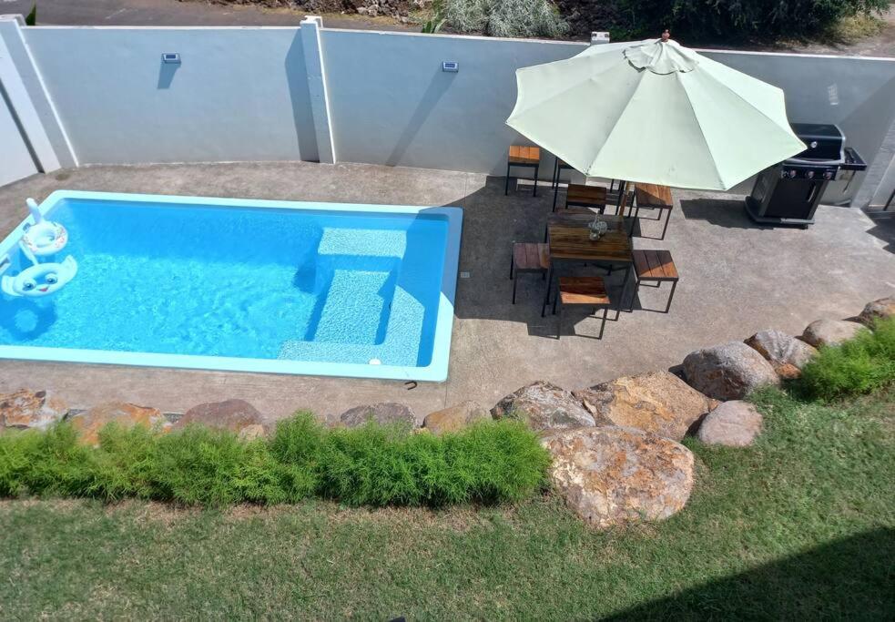 Bazén v ubytování Bois Mapou Self Catering Apartments Unit 202 nebo v jeho okolí
