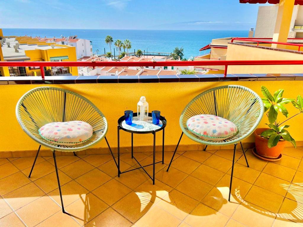 Fotografia z galérie ubytovania Cozy beachfront flat with pool & panoramic sea view terrace v destinácii Puerto de Santiago