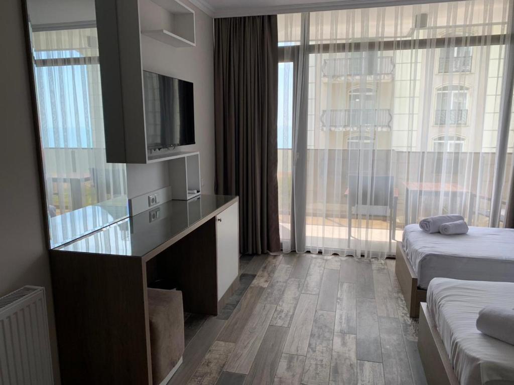 Green Rock - Deluxe Twin Room