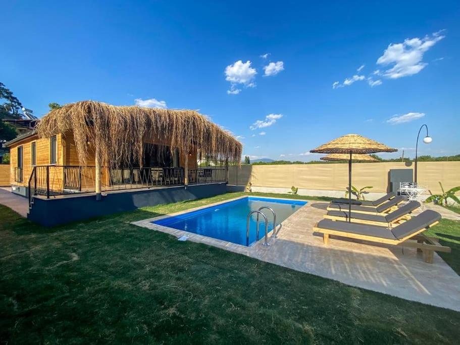 FETHİYEDE JAKUZİLİ, ÖZEL HAVUZLU 2+1 VİLLA PEPİNO