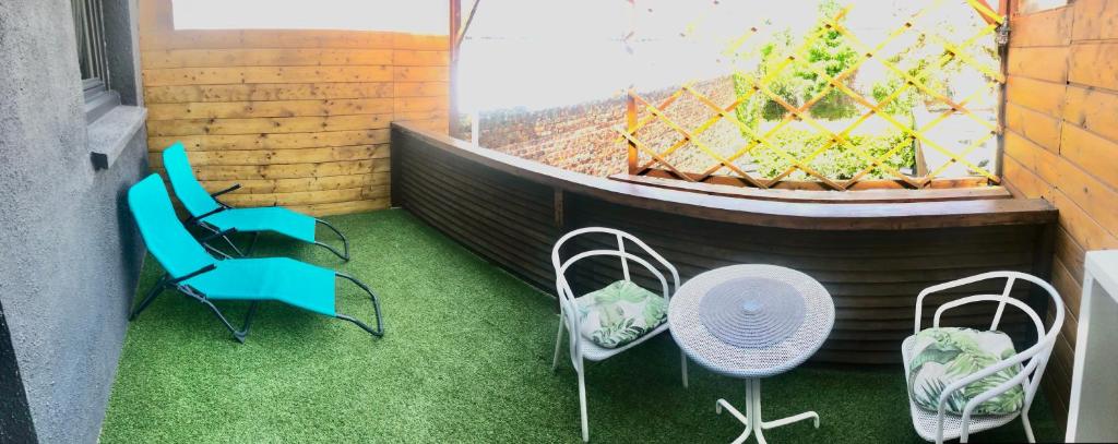 Vonkajšia záhrada v ubytovaní La Terrasse, Train Lens - Paris trajet d'environ 1 heure 10 minutes