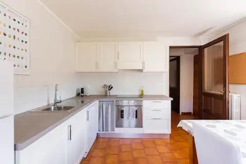 Kuchyň nebo kuchyňský kout v ubytování Casa Langhe di Mango - Barolo