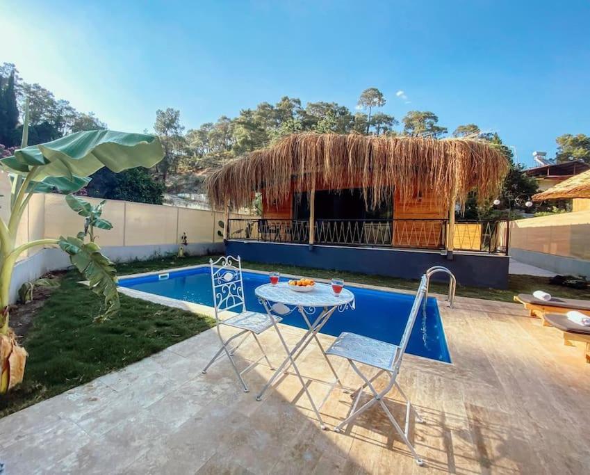 FETHİYEDE JAKUZİLİ, ÖZEL HAVUZLU 2+1VİLLA BANANAS