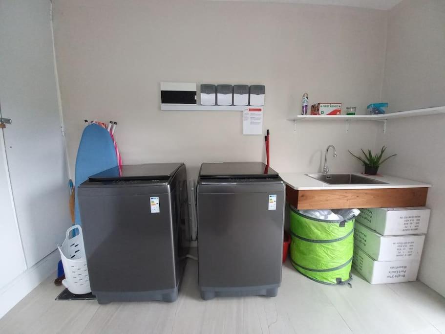 Kuchyň nebo kuchyňský kout v ubytování Bois Mapou Self Catering Apartments Unit 204