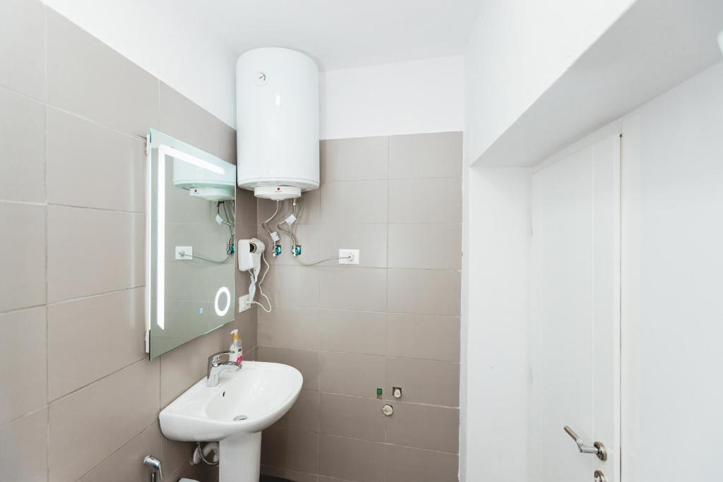 New Studio near New Bazaar - Tirana City Center - Image 7