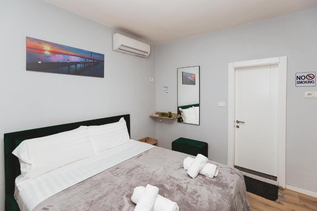 New Studio near New Bazaar - Tirana City Center - Image 9