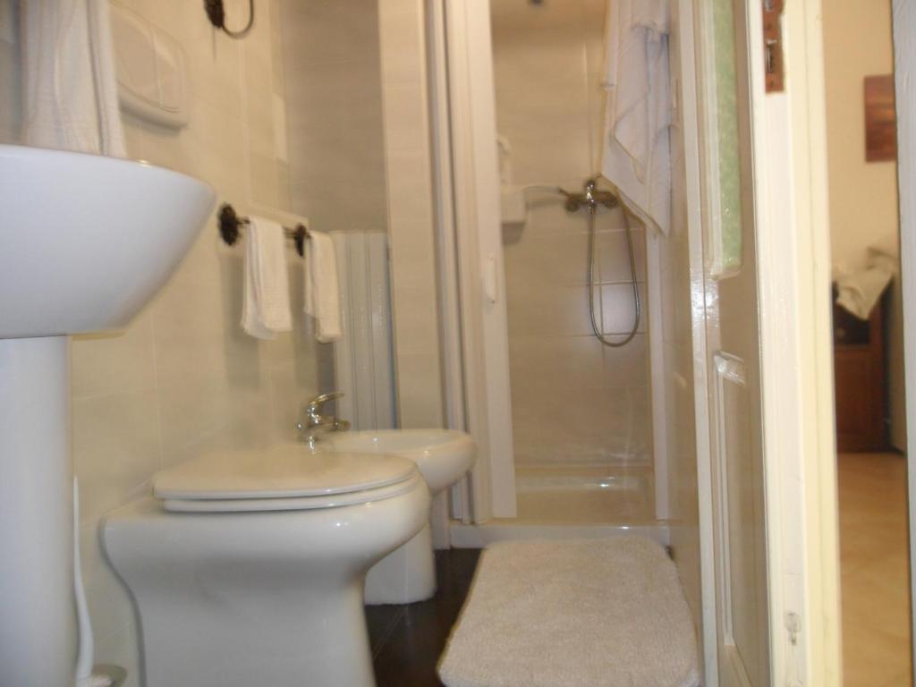 A bathroom at La Stanza Alternativa
