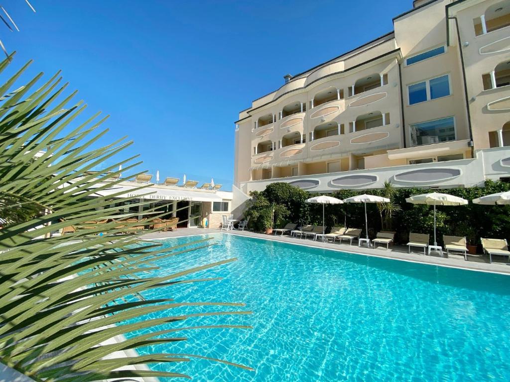 Bazén v ubytování Hotel Derby Exclusive nebo v jeho okolí