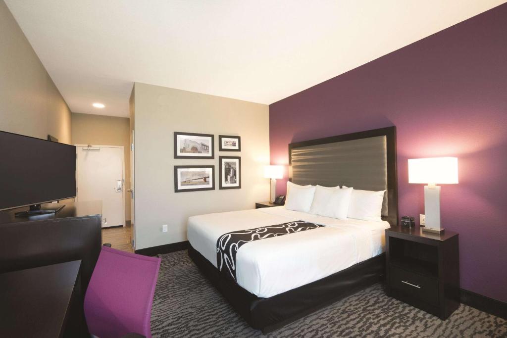 La Quinta by Wyndham Memphis Downtown photo