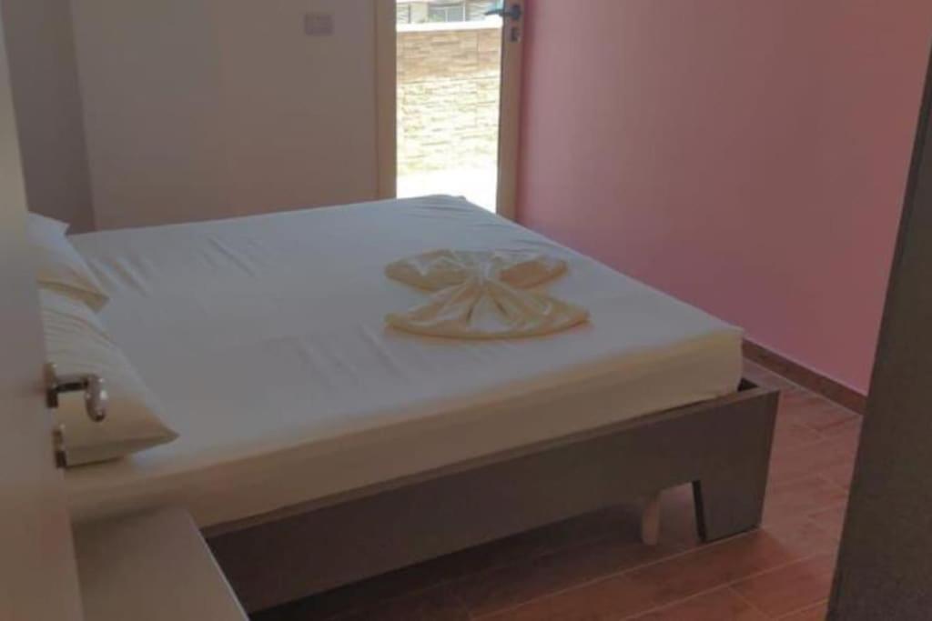 Letto o letti in una camera di Großzügige Wohnung in zentraler Lage mit Balkon