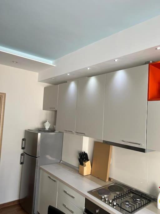 Großzügige Wohnung in zentraler Lage mit Balkon - Image 8