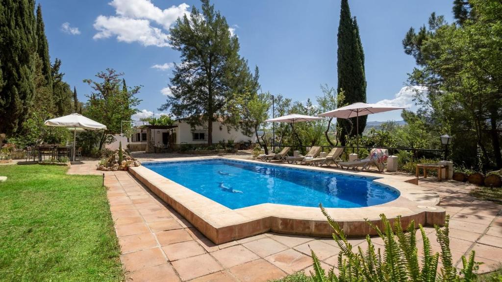 Bazén v ubytování Casa La Pedra Ronda by Ruralidays nebo v jeho okolí