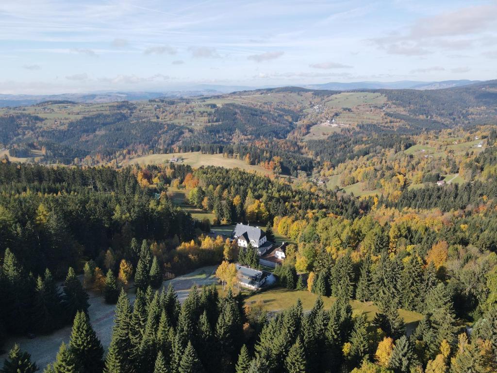 Peisaj natural din apropierea acestui hotel