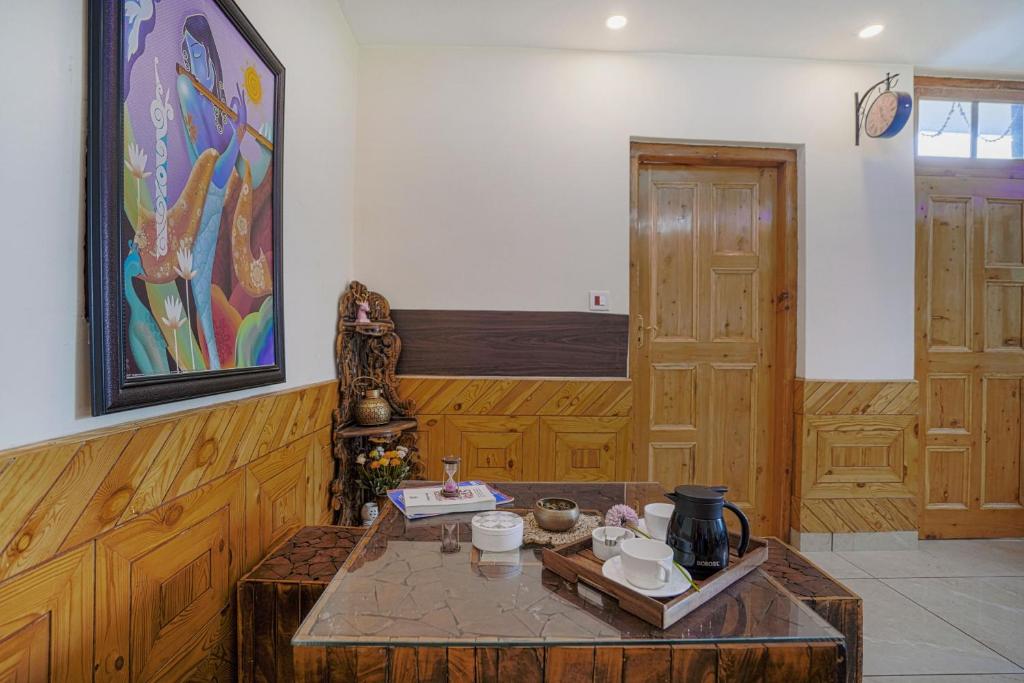Fotografie z fotogalerie ubytování SaffronStays Kesar Villa, Manali - beautiful villa amidst an apple orchard - All clear roads v destinaci Manāli