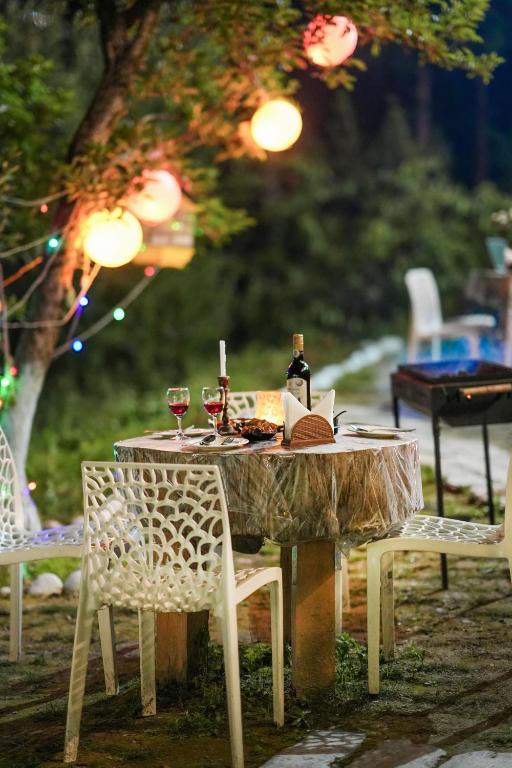 Zahrada ubytování SaffronStays Kesar Villa, Manali - beautiful villa amidst an apple orchard - All clear roads