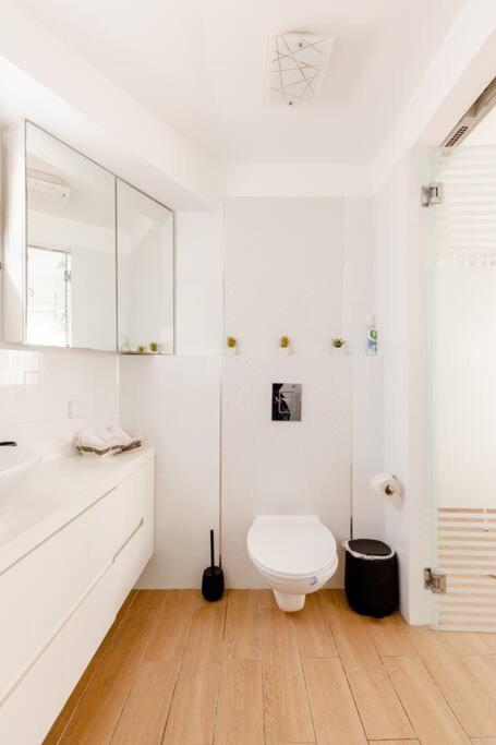 Koupelna v ubytování Charming Unit with Pool and Great Amenities