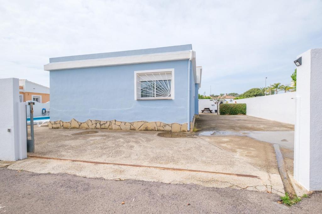 The building in which the holiday home is located