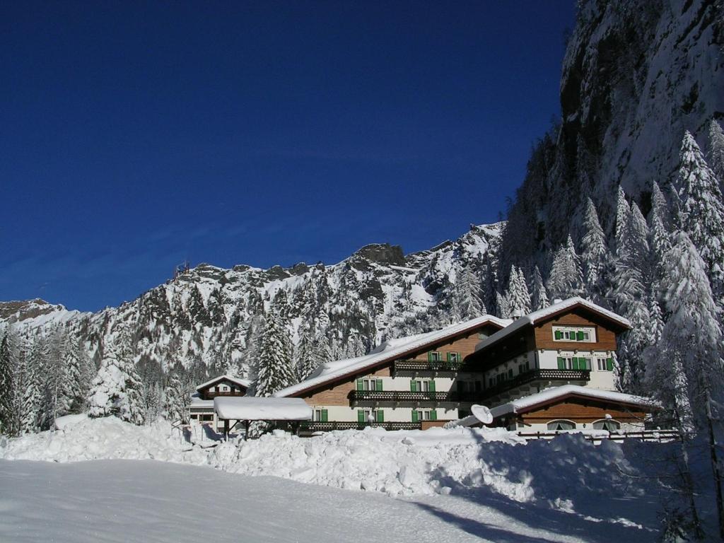 Hotel Roy v zimě