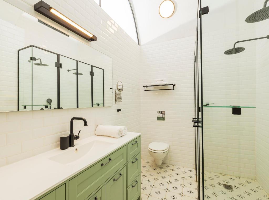 Sapir Boutique Apartments - Deluxe King Studio