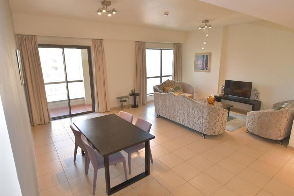 Spacious 2BR in Murjan 1