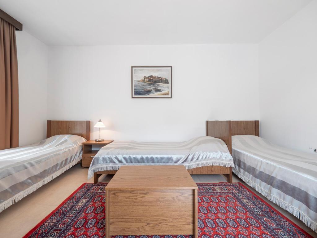 Apartments Butua - 12