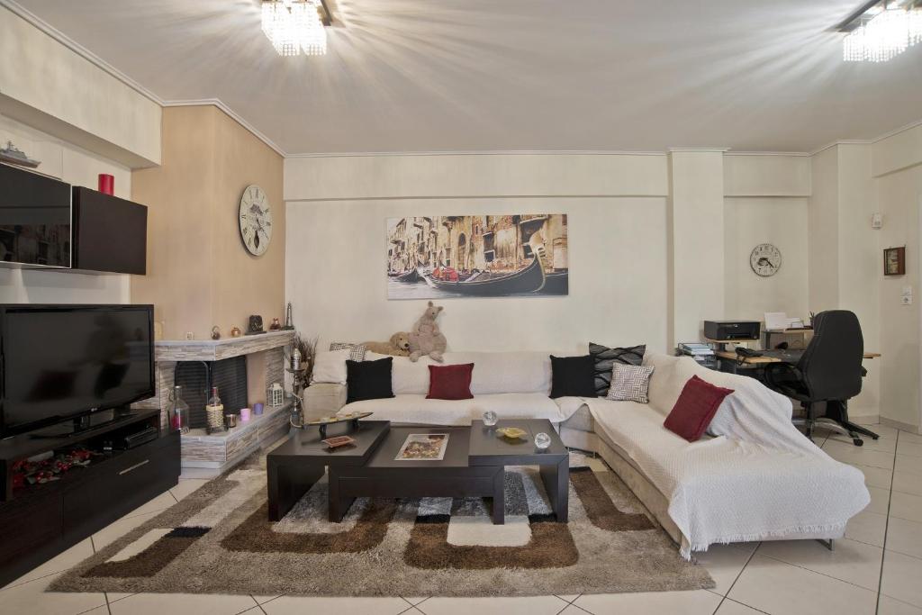 Paradeisos Modern, 2BR, 2BA, Fully Equipped