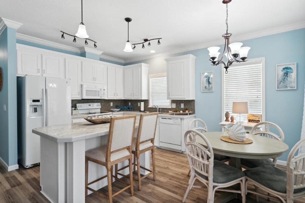 Seas the Day Queen Bed Bunk Beds, Panama City Beach (updated prices