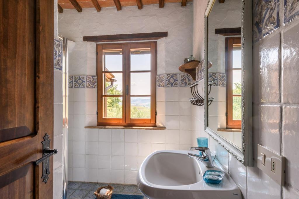 Koupelna v ubytování Agriturismo Quarantallina