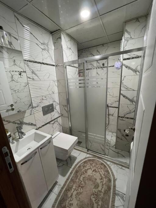 Koupelna v ubytování BEYAZ SUiTES