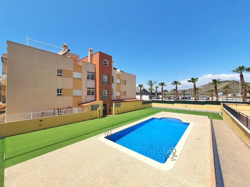 Amplia Terraza con Piscina, Garaje, Aire Acondicionado y Wifi ...