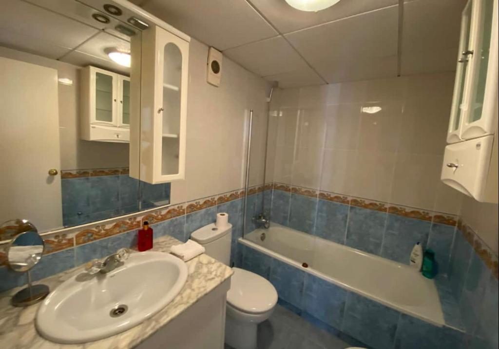 Fotografia z galérie ubytovania Confortable habitación v destinácii Málaga