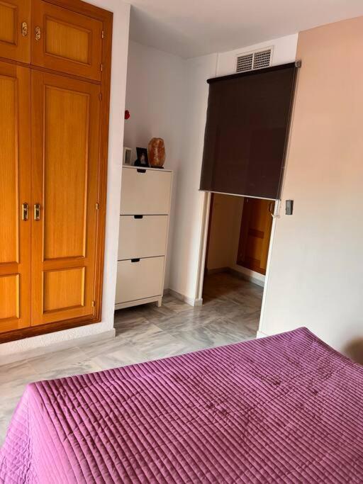 Postel nebo postele na pokoji v ubytování Benalmádena Costa Málaga Apartamento muy Acogedor con Vistas al Mar Terraza Gigante para Verano e Invierno Parking