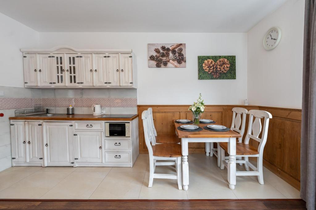 Domki i Apartamenty Cicha Dolina z jacuzzi - 16