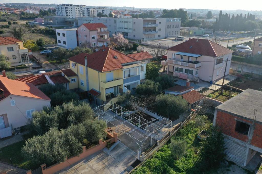 Budova, v ktorej sa apartmán nachádza