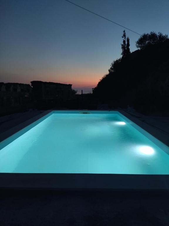 Bazén v ubytování Villa Serenity nebo v jeho okolí