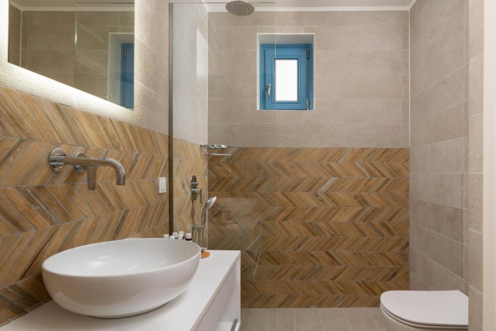 A bathroom at Cedrus Blue