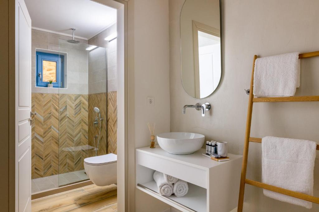A bathroom at Cedrus Blue