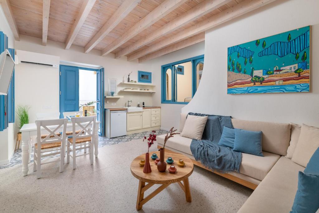 A kitchen or kitchenette at Cedrus Blue