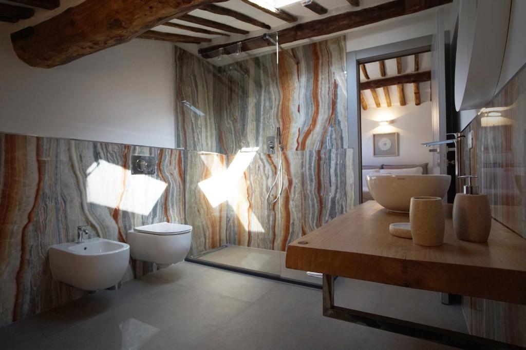 Bany a New Moon Rooms