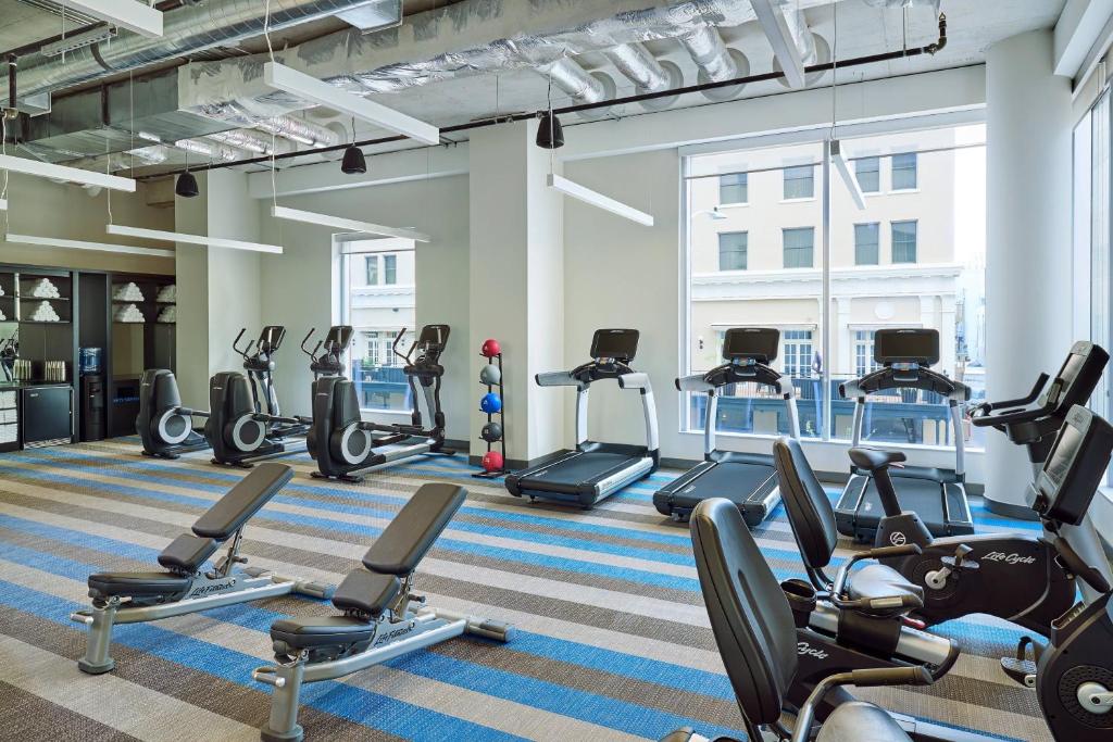 Fitness centrum a/nebo fitness zařízení v ubytování Element Austin Downtown