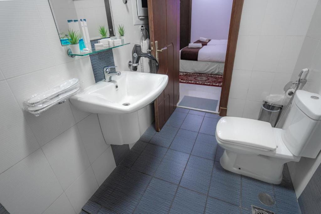 Koupelna v ubytování العاصمة للشقق الفندقية - Capital Hotel Apartments