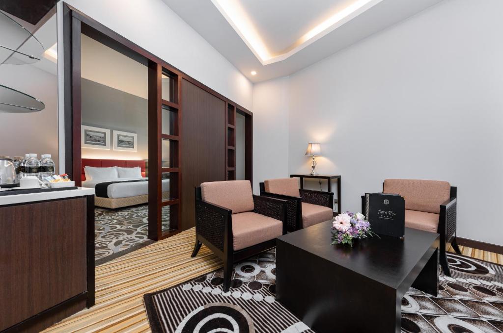Posezení v ubytování Raia Hotel & Convention Centre Kuching