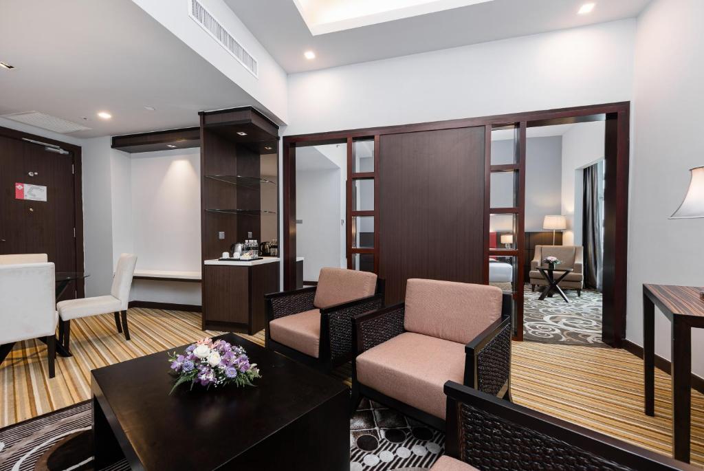 Posezení v ubytování Raia Hotel & Convention Centre Kuching