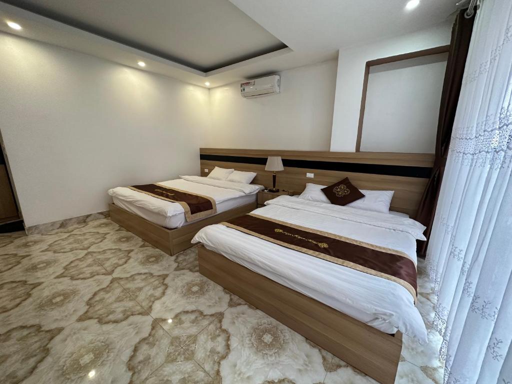 Ngoc Huyen Hotel - Vierbettzimmer Mit Terrasse