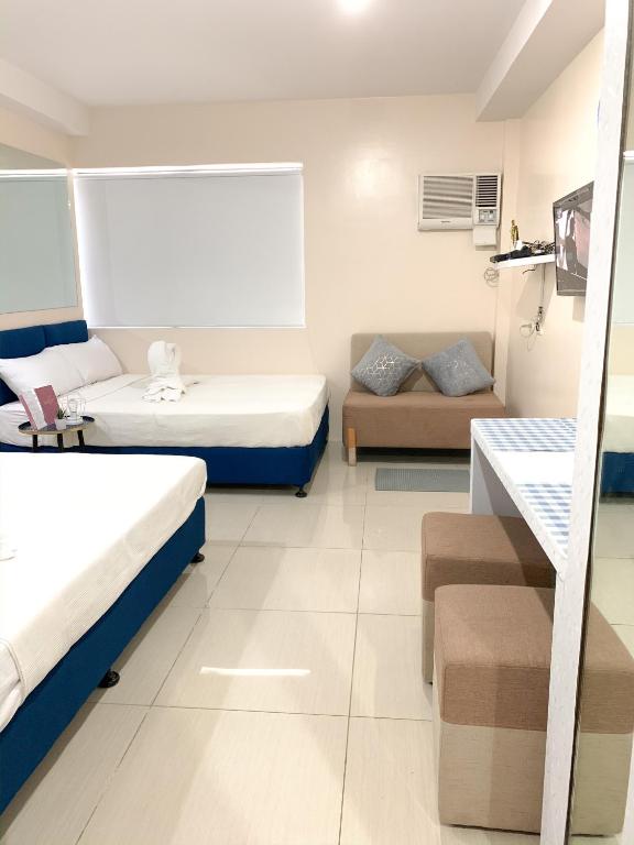 The Persimmon Studios Near Ayala and SM City Cebu - Family Studio