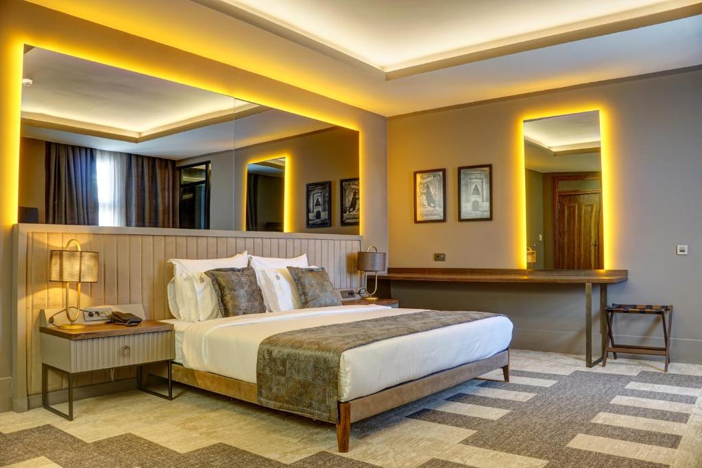 Four Mansions Hotel - 7