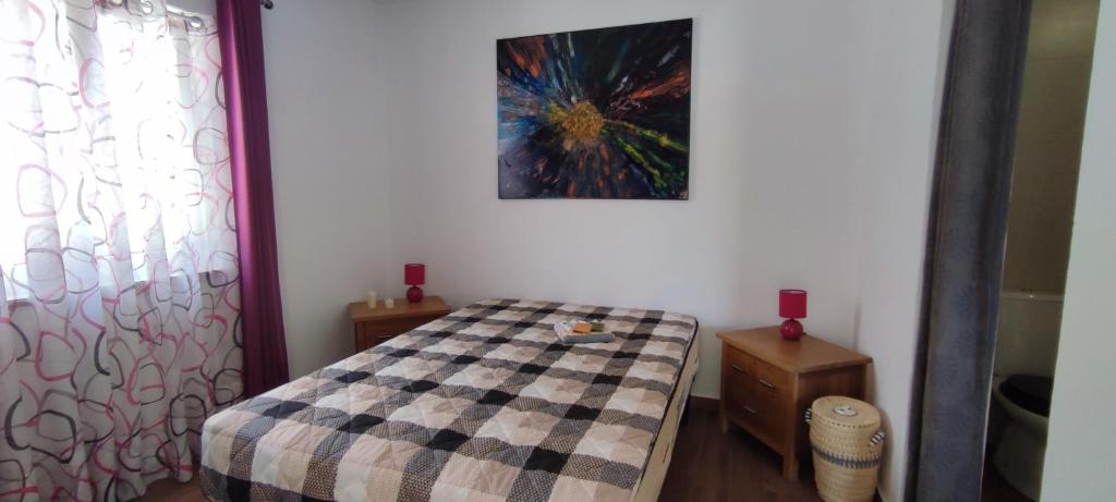 Postel nebo postele na pokoji v ubytování Kyrios Lounge restful studio with private pool and car available