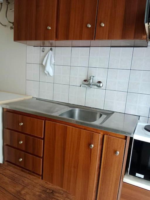 Cherry - HappyHostGr - Downtown Apartment - 15