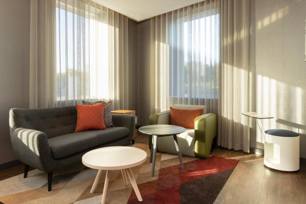 Holiday Inn - Eindhoven Airport by IHG - Resim 42